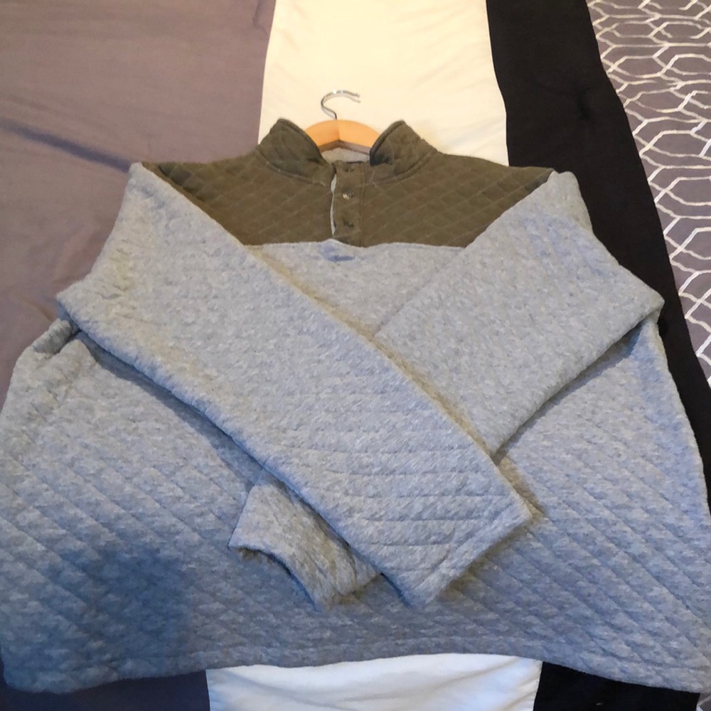 Never worn mock neck quilted pullover